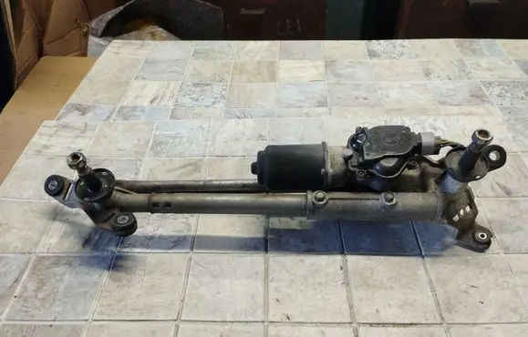 Honda FR-V Front wiper linkage and motor 32238 6522