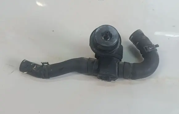 Volkswagen Touareg II Engine coolant pipe/hose 1J0819809