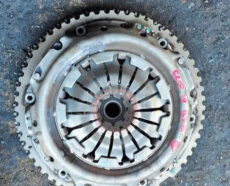 Renault Clio IV Clutch set kit 301012218R