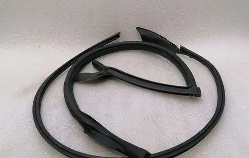 Mercedes-Benz S C217 Rubber seal front coupe door window A1906970151