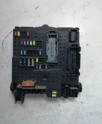 Volvo XC70 Fuse module 30728512