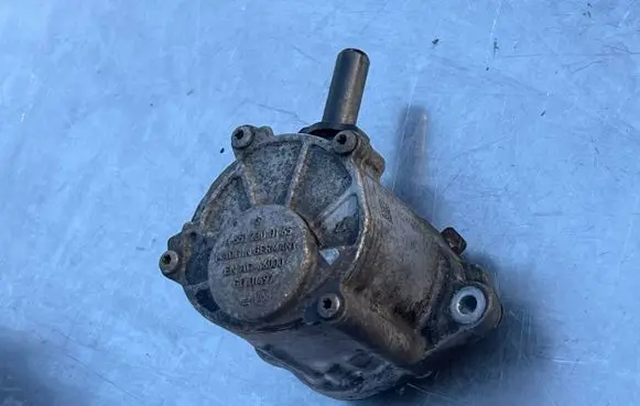 Mercedes-Benz Sprinter W906 Vacuum pump A6512300165 GD01497