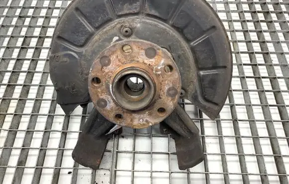 Volkswagen Golf V Front wheel hub spindle knuckle