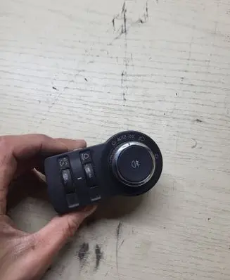 Opel Insignia A Light switch 13268696