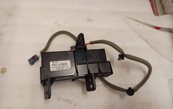 Hyundai Ioniq Keyless system antenna 96240-G2510 QAH30241