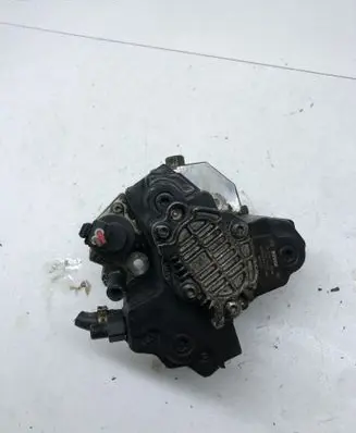 Volvo XC70 Fuel injection high pressure pump 8689590 0445010043