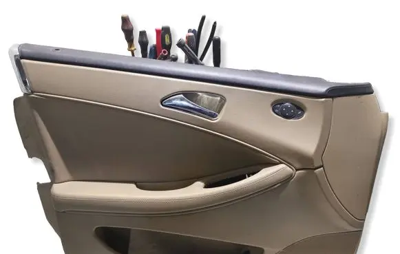 Mercedes-Benz CLS C219 Other front door trim element A2197201948
