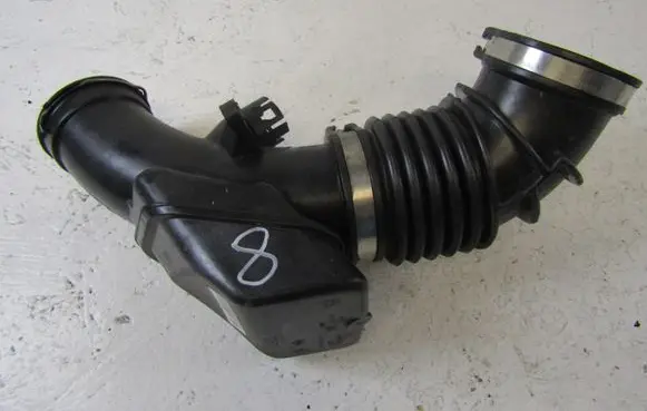 BMW 5 G30 G31 G38 Air intake duct part 8587573