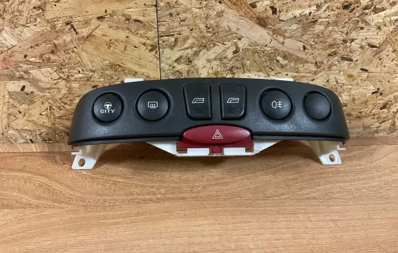 Fiat Punto (188) Hazard light switch