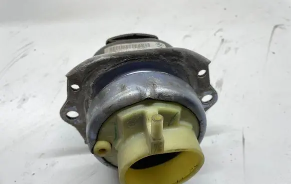 BMW X5 F15 Engine mount bracket 16004212