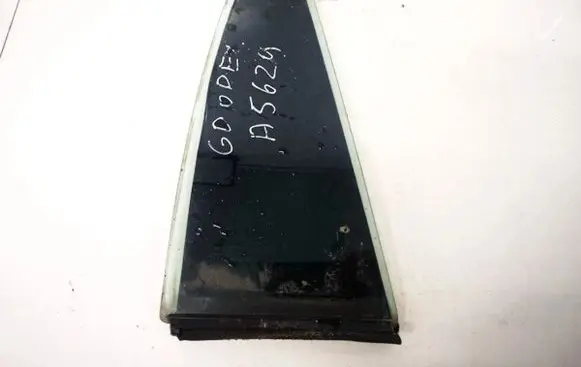 Opel Astra G Rear vent window glass 
