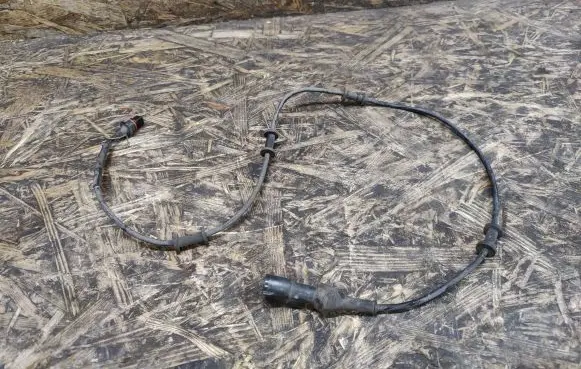 Jaguar XJL ABS brake wheel speed sensor 8W832C204AB