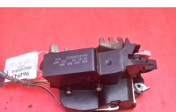 Mercedes-Benz Vaneo W414 Front door lock A4147200035