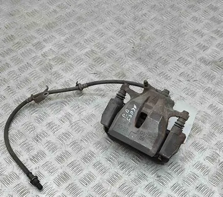 Toyota Prius+ (ZVW40) Front brake caliper 4773047060