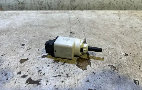 Peugeot 208 Brake pedal sensor switch 9813503180 21800V