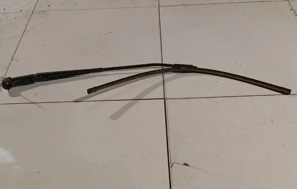 Citroen C4 I Picasso Front wiper blade arm 9686640280