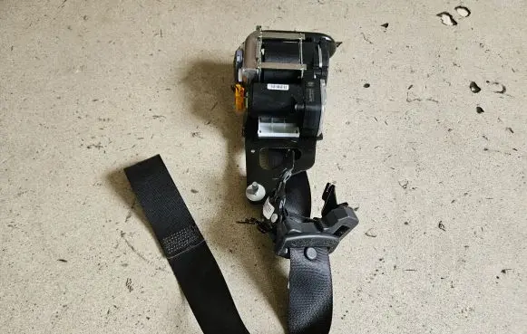 Mercedes-Benz E W238 Front seatbelt A2388602900