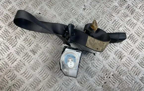 Subaru Legacy Middle seatbelt (rear) 