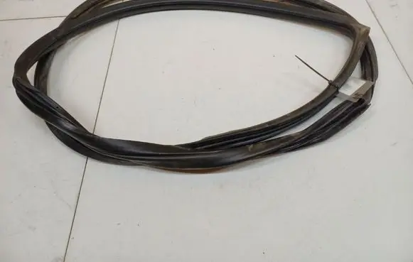 Honda FR-V Rubber seal front coupe door