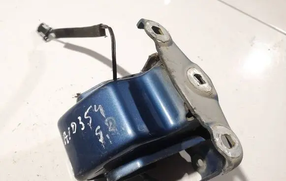 Opel Vivaro Rear door lower hinge