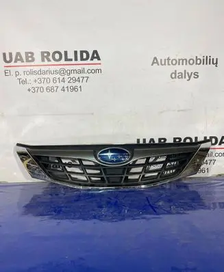 Subaru Impreza III Front bumper upper radiator grill