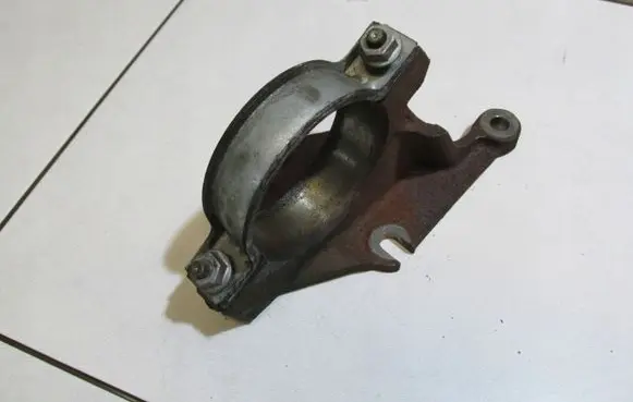 Ford Focus Driveshaft support bearing bracket BV613K305CB