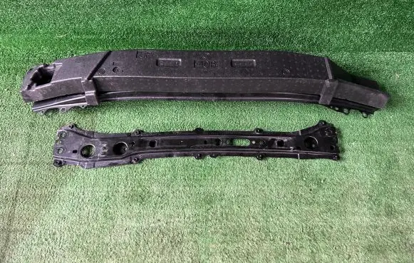 Toyota Yaris Front bumper foam support bar 