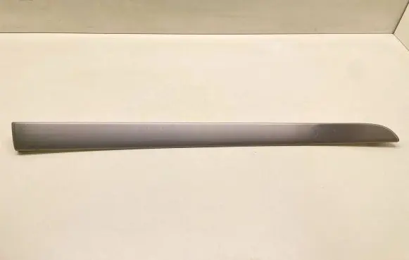 Dashboard glove box trim