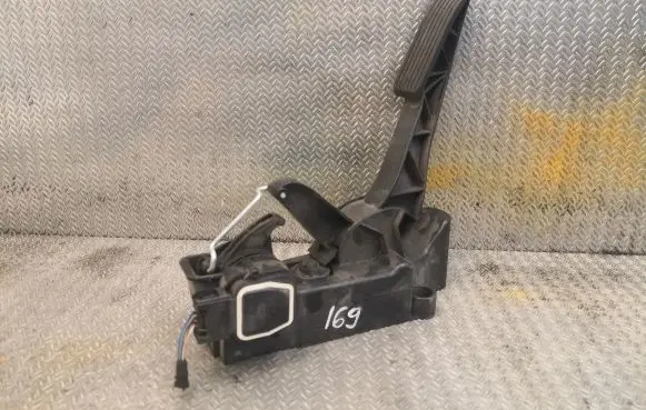 Mercedes-Benz A W169 Accelerator throttle pedal 1693000204