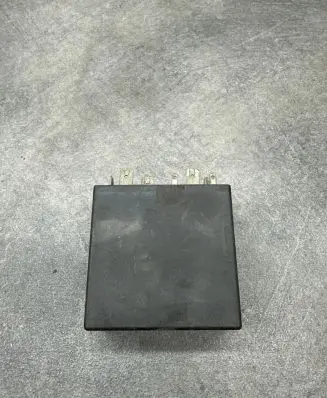 Audi A4 S4 B6 8E 8H Glow plug pre-heat relay 4B0955531D