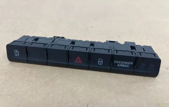 Skoda Karoq Hazard light switch 565927132AJ 03498800202 513803557928001