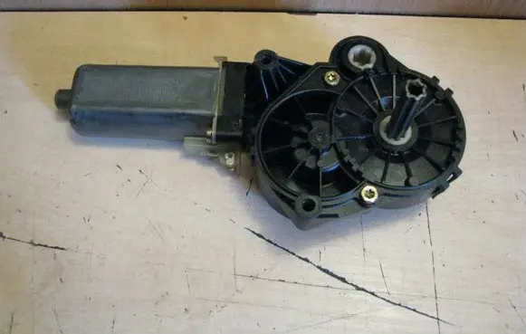 Mercedes-Benz CL C215 Front door window regulator motor