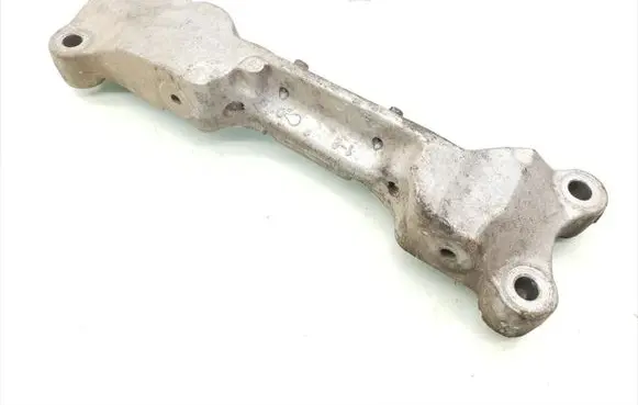 Citroen DS3 Engine mounting bracket 9654165780