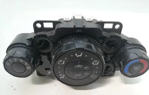Ford Fiesta Interior fan control switch 8A6119980AF
