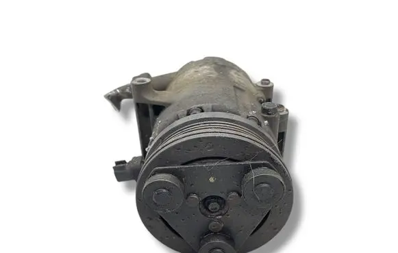 Ford C-MAX I Air conditioning (A/C) compressor (pump) AODA