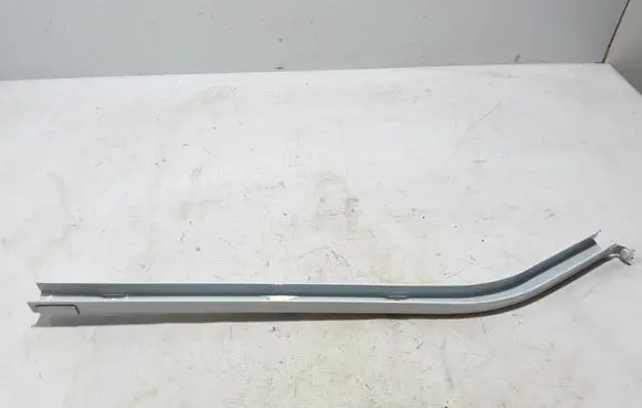Dacia Dokker Sliding door middle roller runner 777913999R