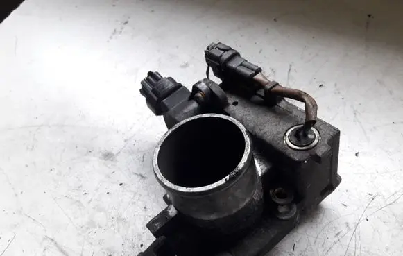 Toyota Avensis T250 Engine shut-off valve 27020