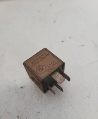 BMW 5 E34 Other relay 1388729