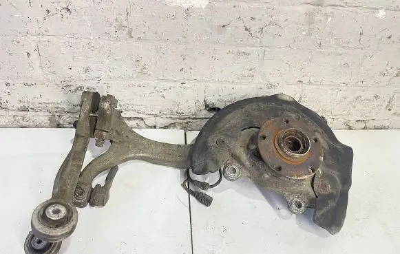 Audi A6 S6 C6 4F Front wheel hub spindle knuckle 4F0258