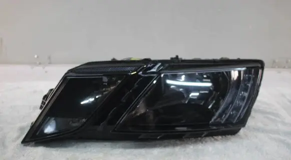 Skoda Octavia Mk3 (5E) Headlight/headlamp 5E1941015C 030110420100 LE15A6368