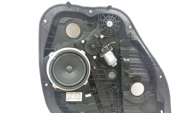 Front window lifting mechanism without motor