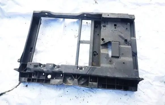 Peugeot 207 Radiator cooling fan shroud 9682586580