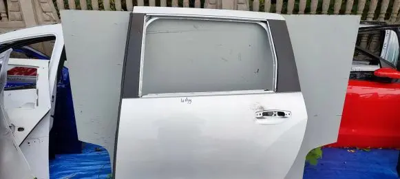 Dacia Lodgy Rear door