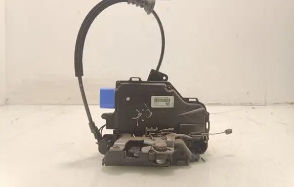 Skoda Octavia Mk2 (1Z) Front door lock 3D1837015AB