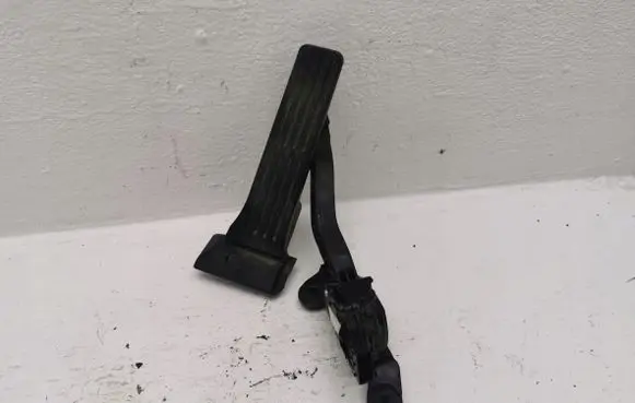 KIA Pro Cee'd II Accelerator throttle pedal 32700-3XXXX