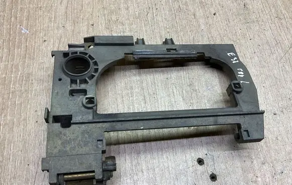 Front door exterior handle/bracket