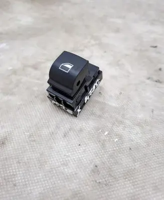 BMW 2 F46 Electric window control switch 920810702