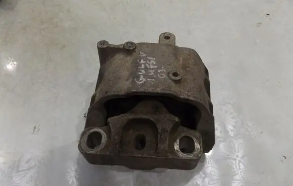 Volkswagen Golf V Engine mounting bracket 1K0199262T