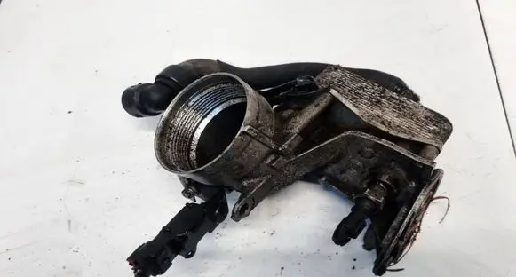 Opel Astra J Oil filter cover 6740273586