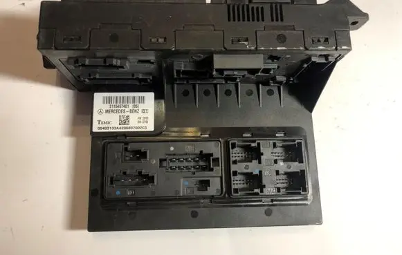 Mercedes-Benz E W211 Fuse module 2115457401 00403133A4206807002C5 211545740105